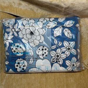 Wamsutta Ultracale Blue and White Floral and strawberry Sheet BRAND NEW